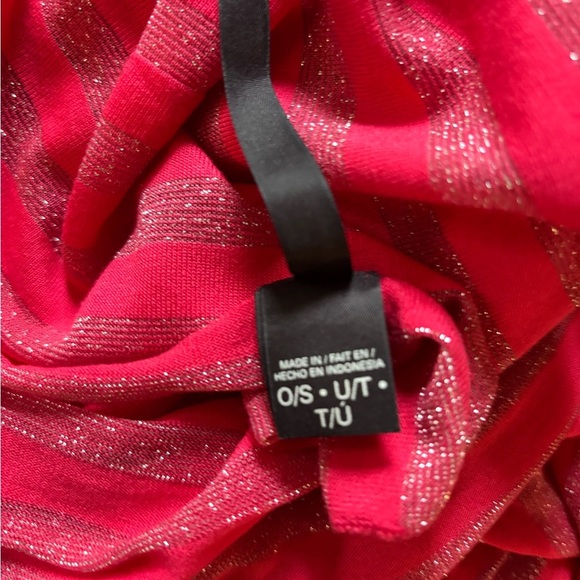 Victoria’s Secret Supermodel Essentials Coral Scarf Silver Sparkle Knit Oblong - Picture 5 of 5